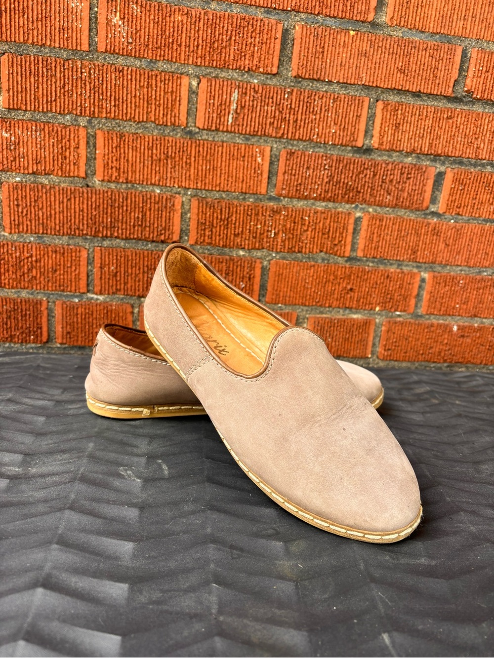 Charix women’s leather nubuck loafers size euro 40/ us 9.5